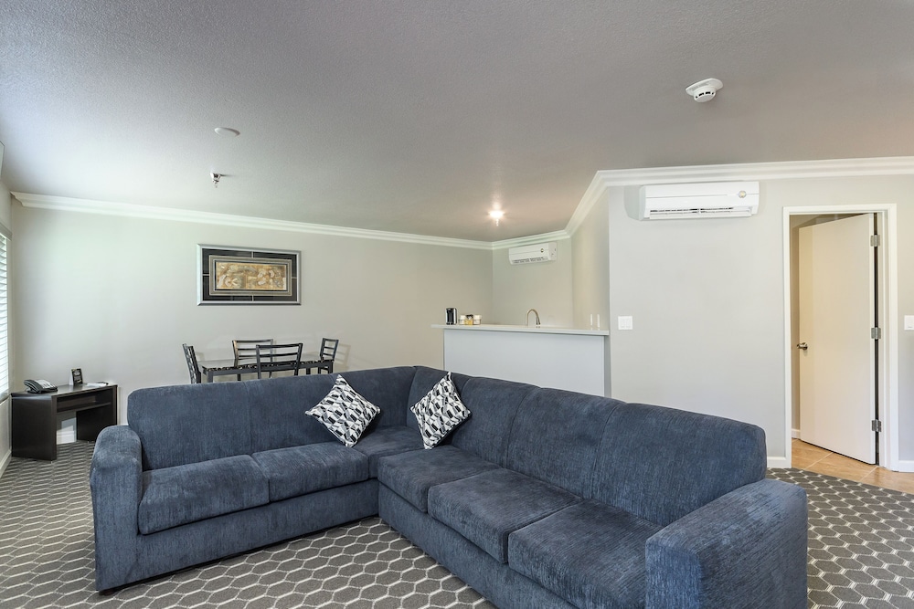 Majestic 1 Bedroom King Suite