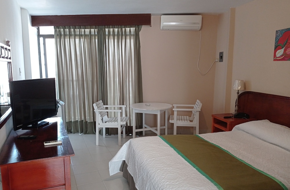 Double Room, Partial Ocean View