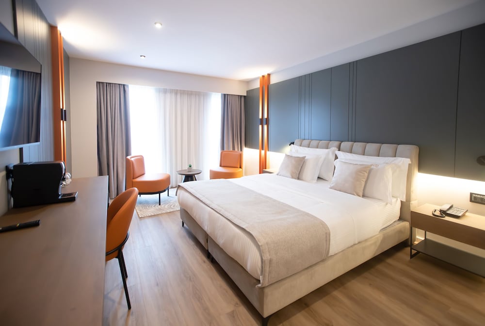 Standard Room, 1 Queen Bed