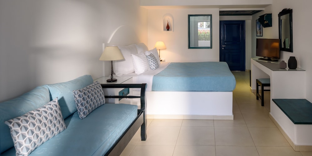 Economy Triple Room - Photo 2
