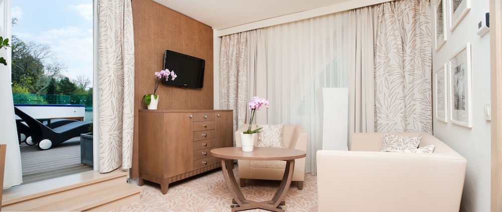 Panoramic Suite - Photo 5
