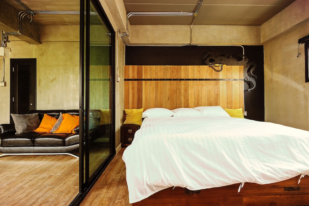 One Bedroom Suite photo 1