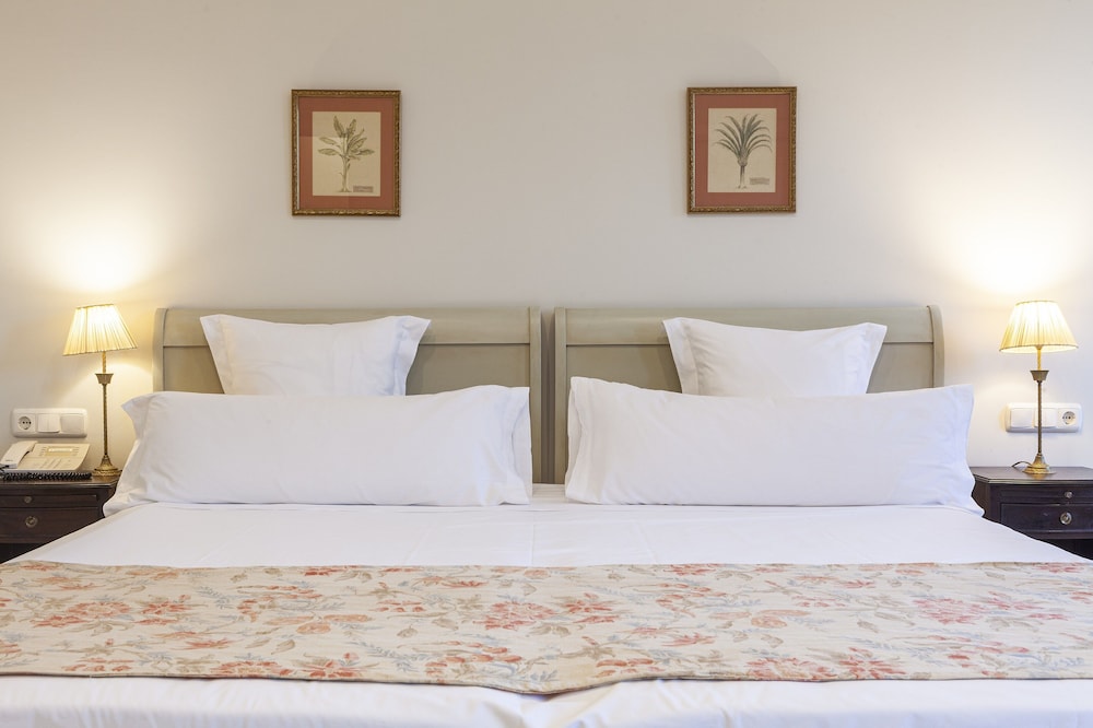 Superior Room (3 Adults) Superior Room (3 Adults)