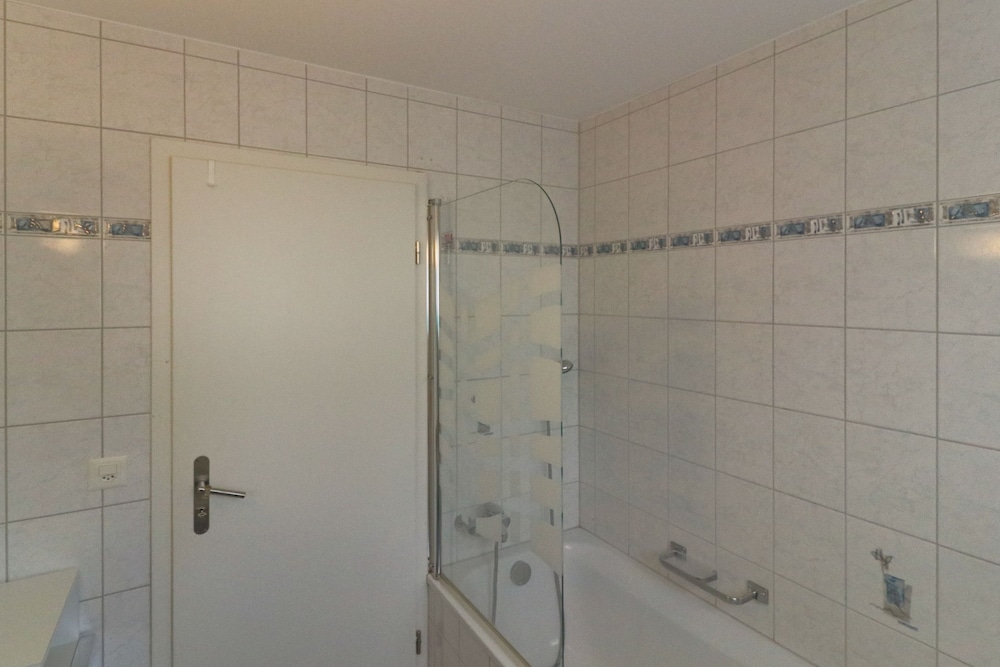 House (4 Bedrooms) photo 2