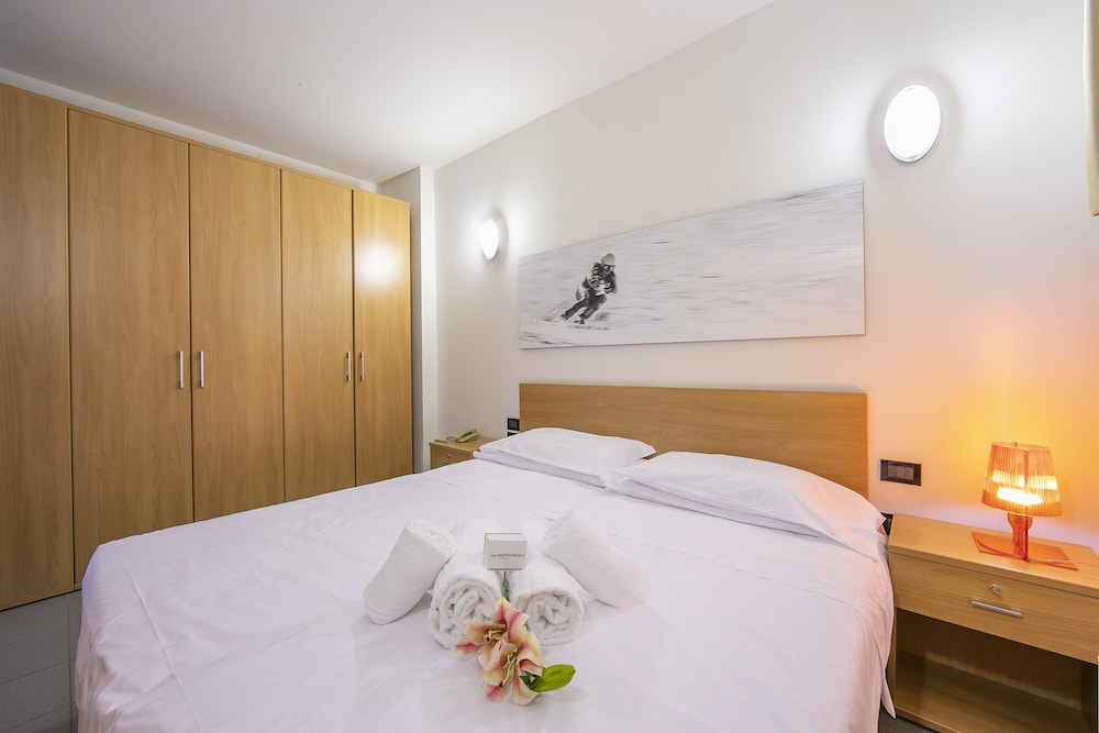 Family Apartment, 1 Bedroom (Teleo 104 Ski In - Ski Out 50m)
