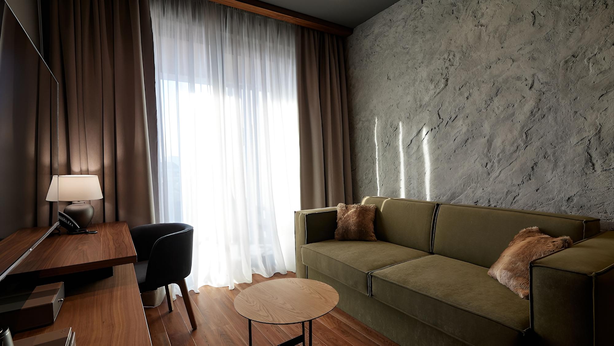 Luxury Room, 1 King Bed with Sofa bed, Terrace - Photo 3