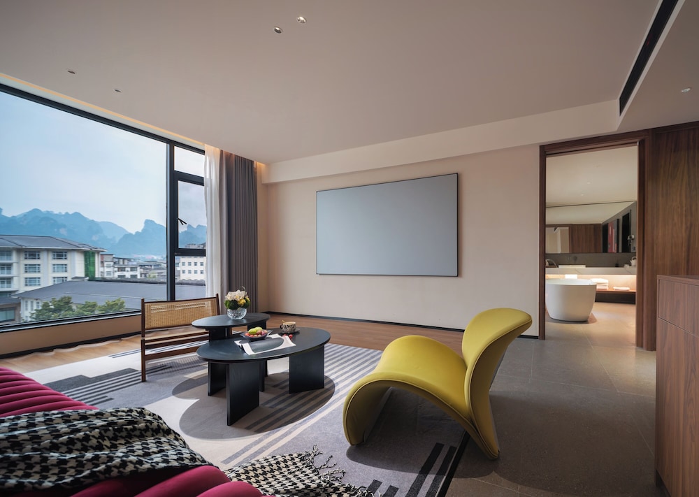 Luxury Suite photo 2