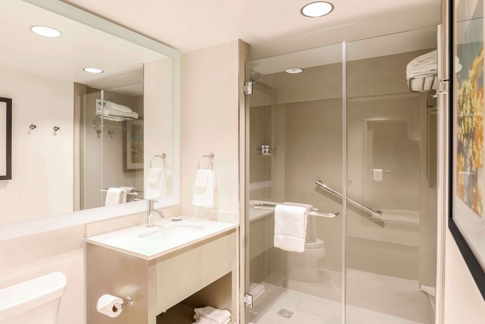 Suite, 1 Bedroom, Kitchen (2 Queen Beds) - Photo 3