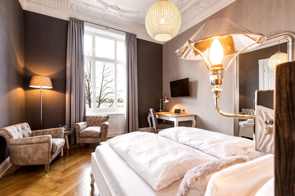 Deluxe Double Room, Alster View - Photo 5