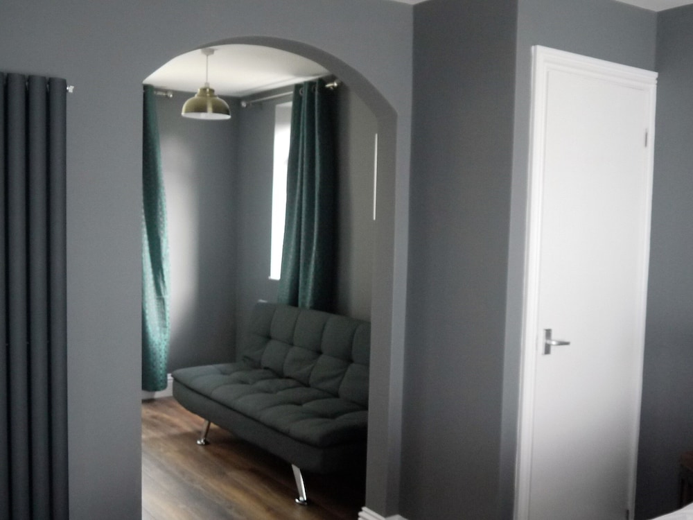 Deluxe Suite, Ensuite photo 2