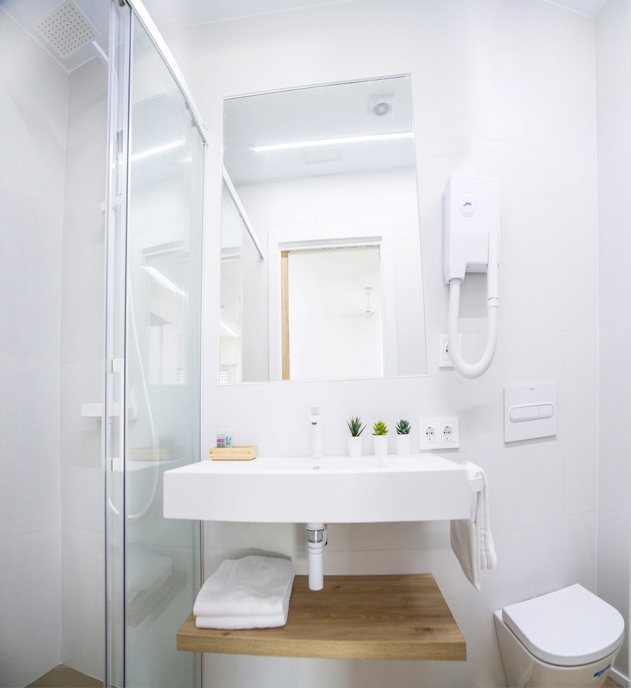 Standard Double or Twin Room photo 3