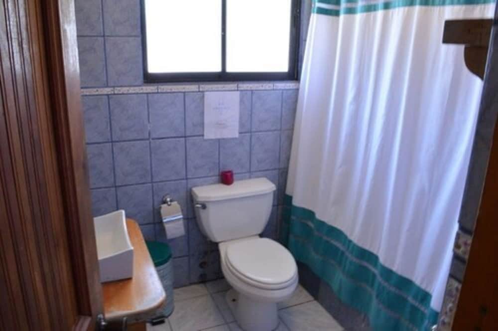 Basic Twin Room photo 3
