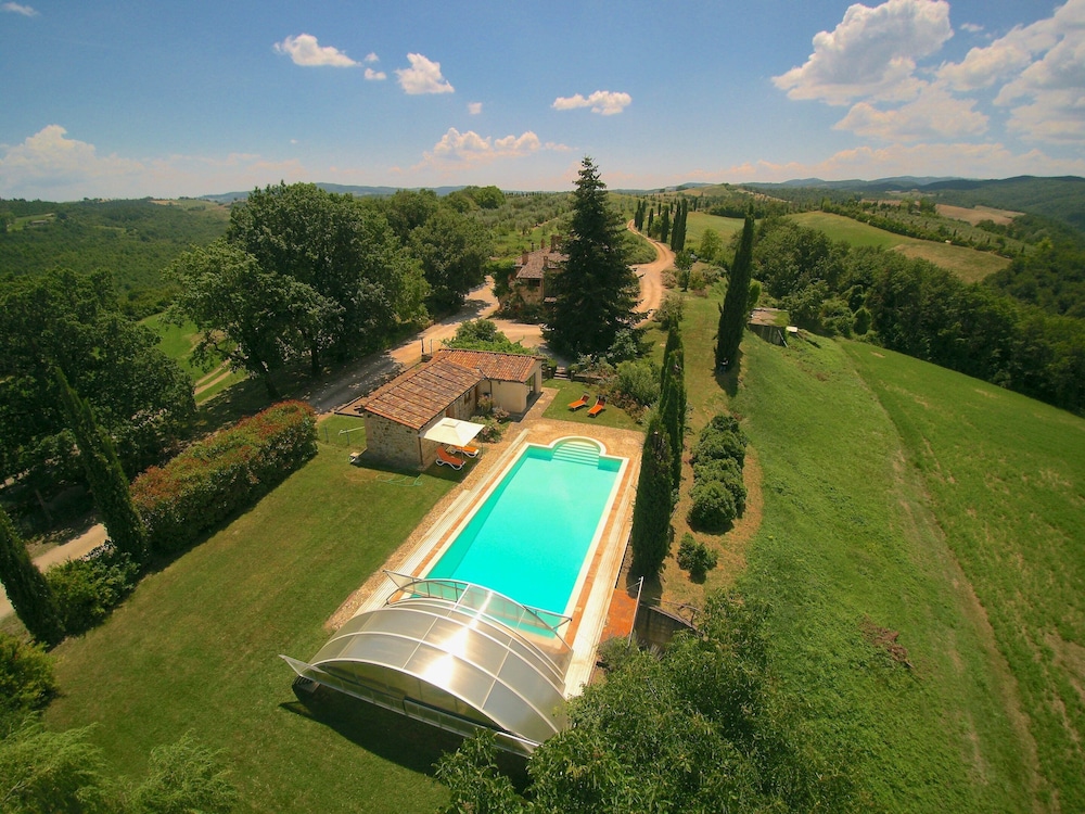 Villa photo 3
