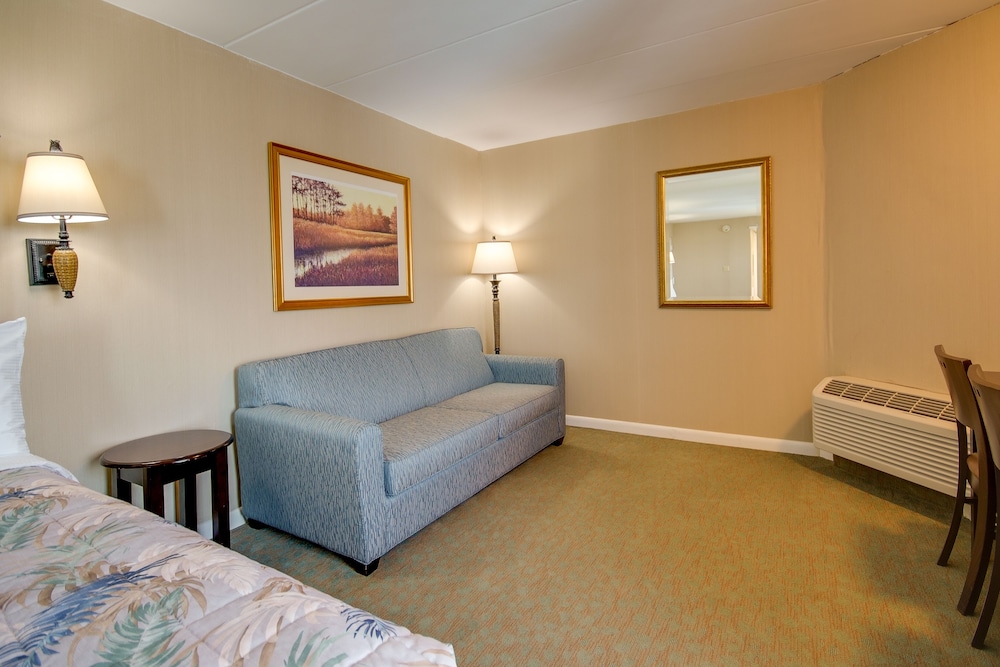 Room, 2 Queens and 1 Sofa Bed, Kitchenette  (Waverley Bayside Efficiency) No Balcony photo 2