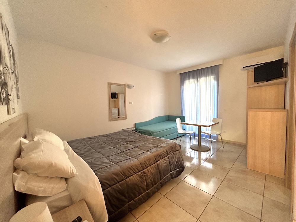 Triple Room - Photo 2