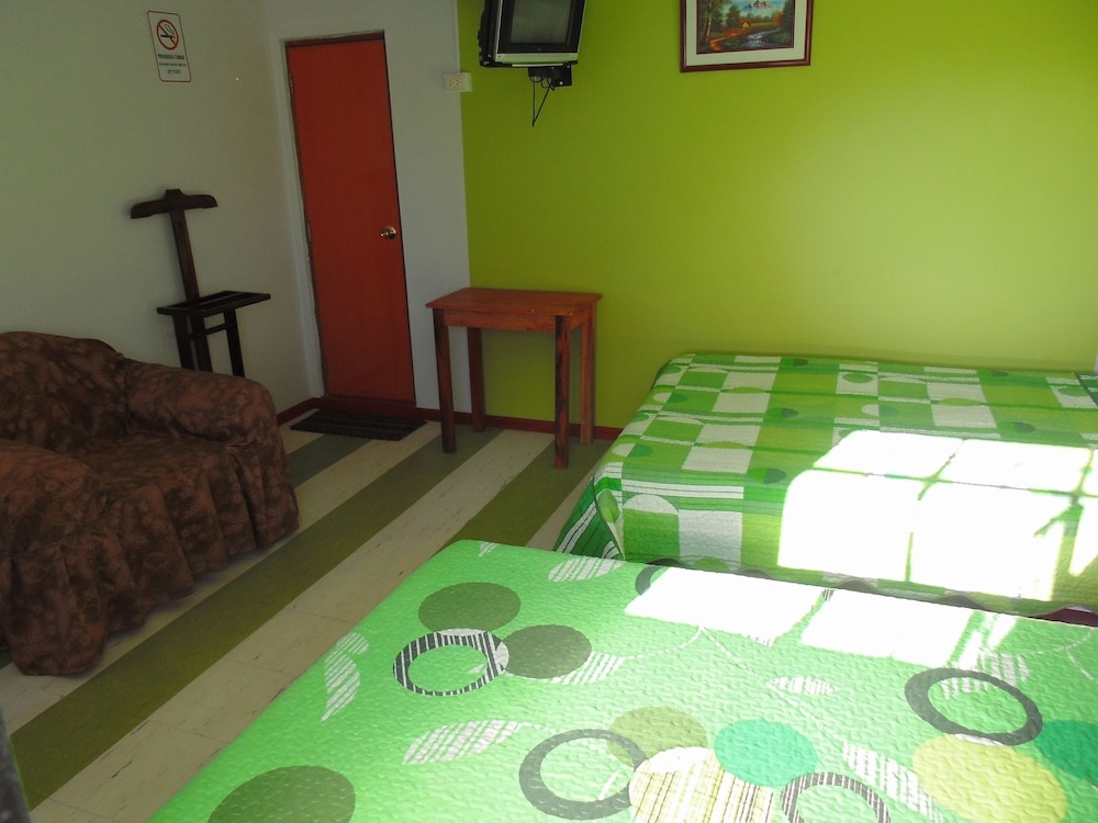 Standard Twin Room, Partial Lake View photo 2