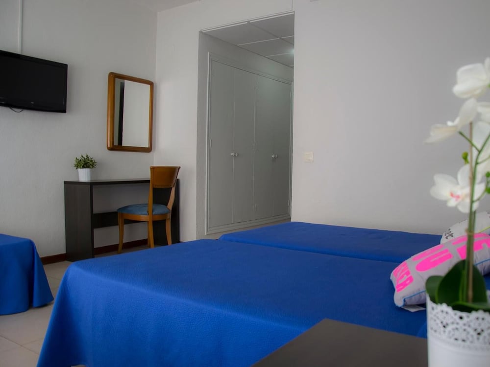 Family Quadruple Room - Photo 2