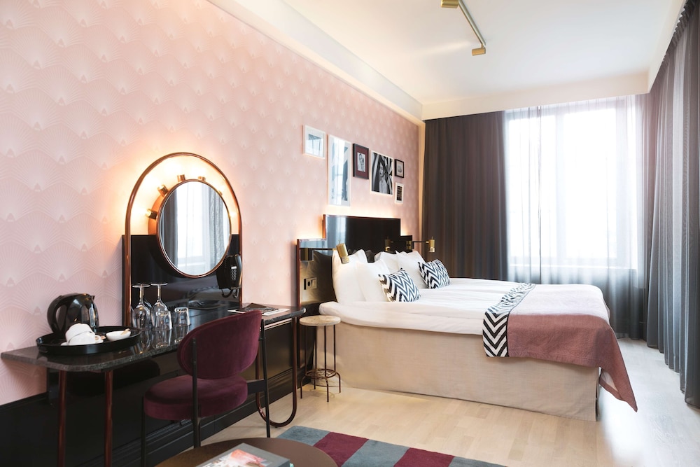 Room, 1 King Bed with Sofa bed (Grande)