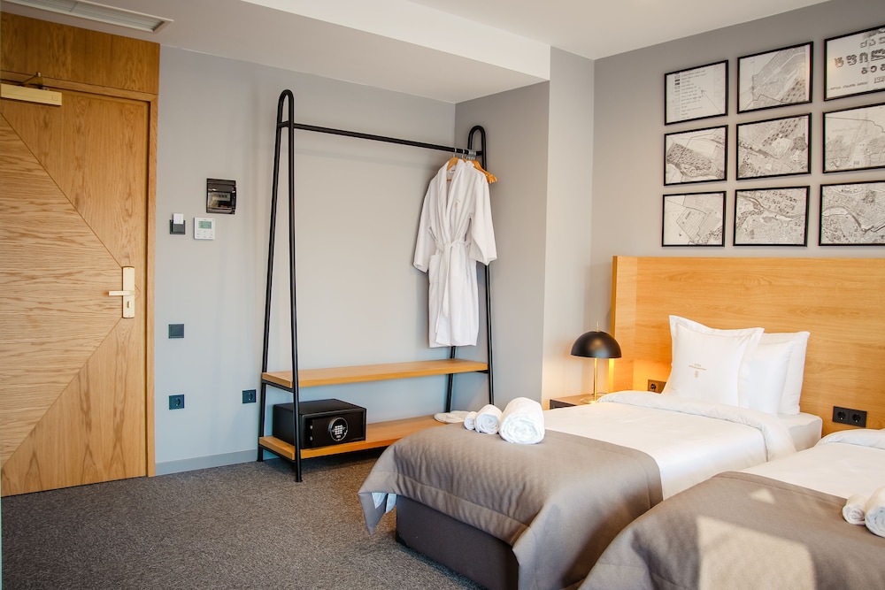 Luxury Triple Room, Terrace - Photo 1