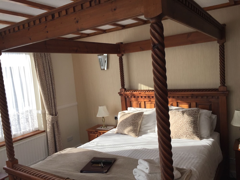 Superior Room (Four Poster Bed) photo 1