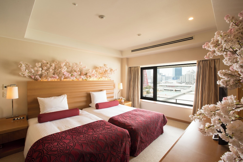 Sakura Japanese and Western Family room (with Tatami area, 2 Beds & 2 Futon) - Photo 1
