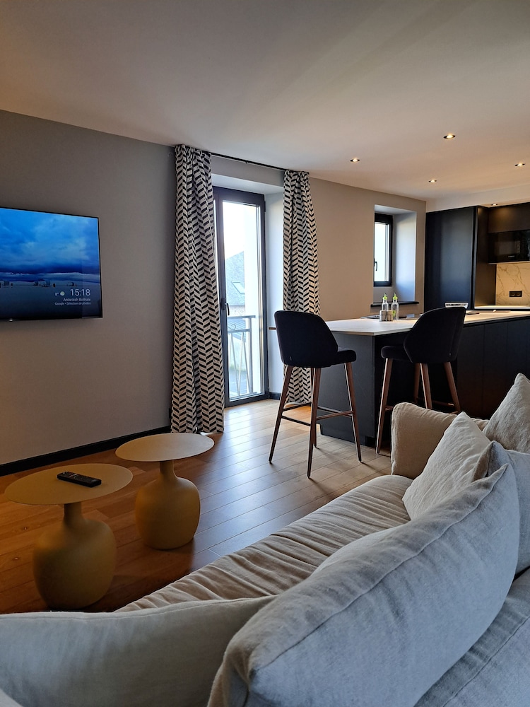 Studio Suite - Photo 2