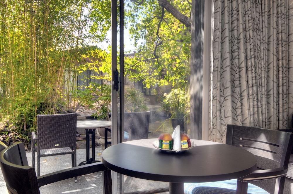 Premium Room, Patio - Photo 2