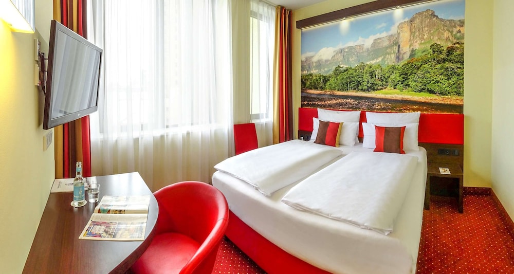 Standard Room, 1 Double Bed thumbnail 5