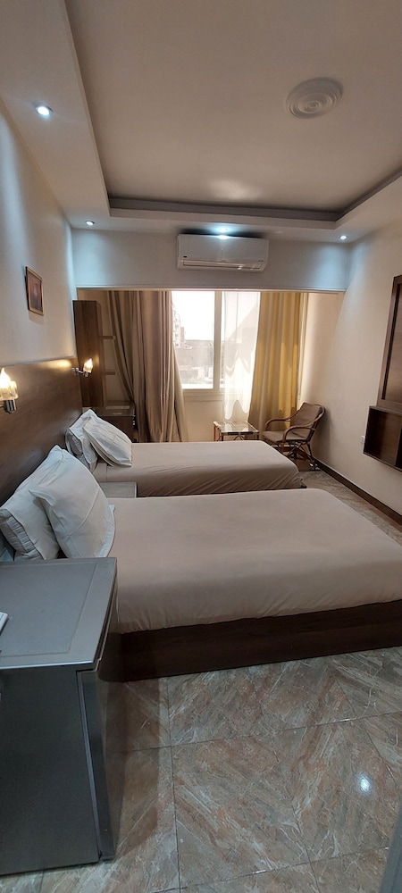 Deluxe Double or Twin Room, Desert View