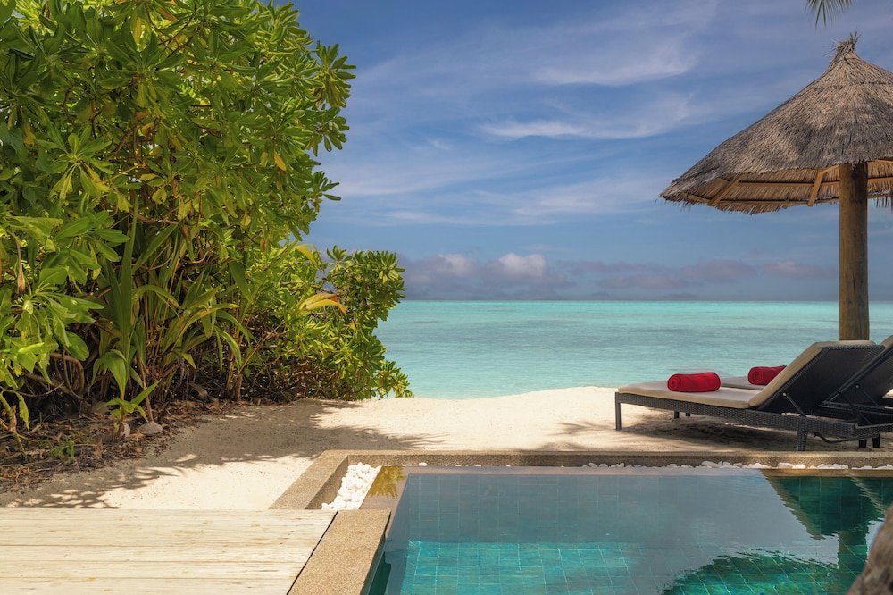 Sunrise Beach Pool Villa photo 3