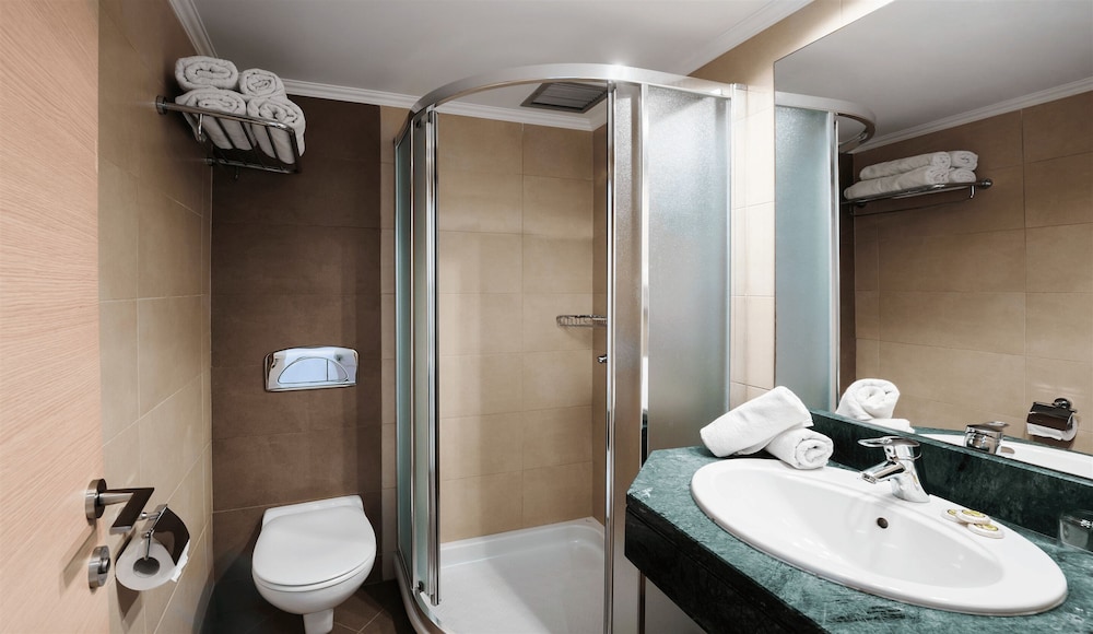 Junior Quadruple Room - Photo 2