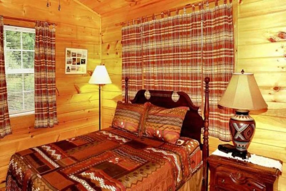 Cabin, 2 Bedrooms photo 1