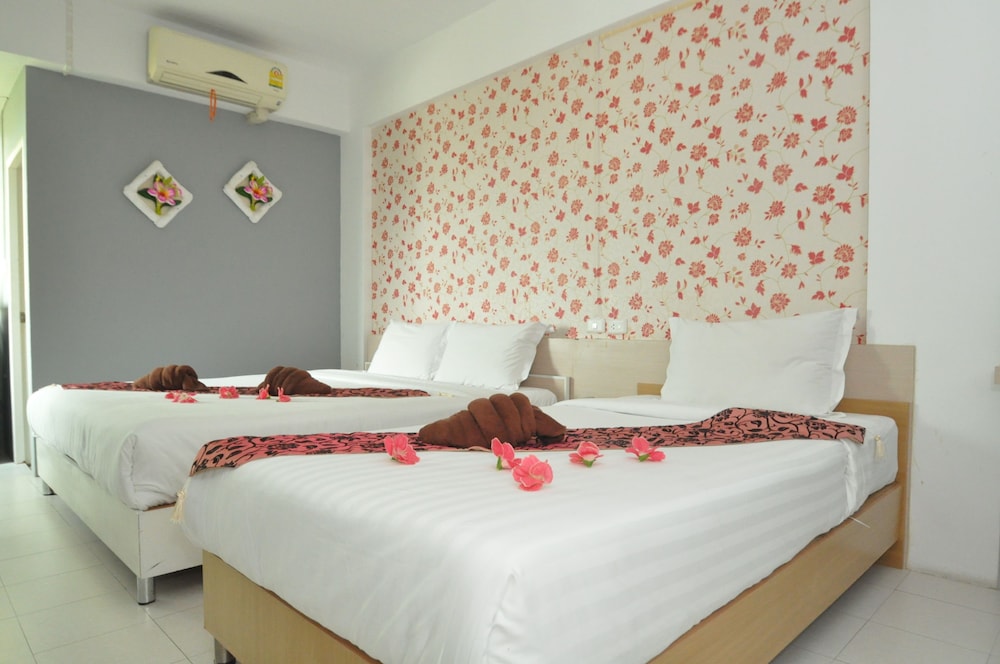 Superior Triple Room photo 3