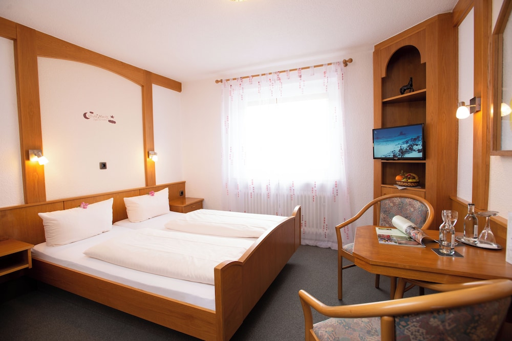 Economy Double Room photo 1