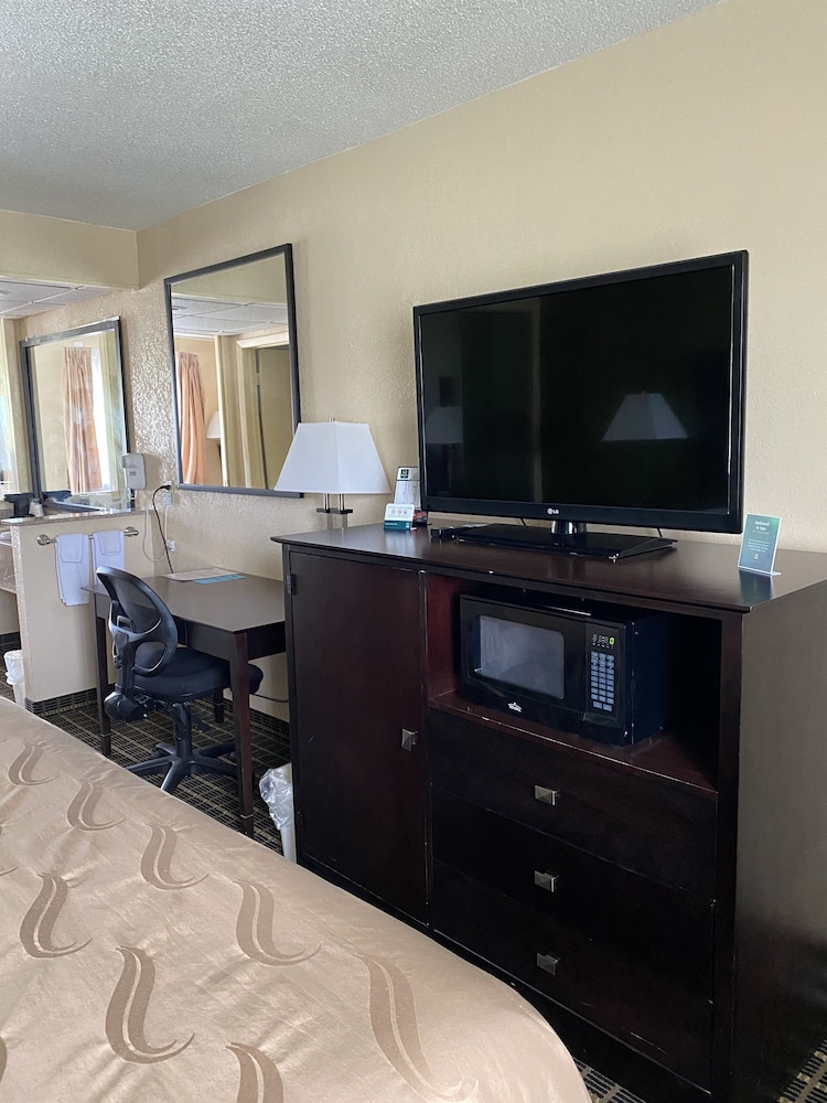 Suite, 1 King Bed with Sofa Bed, Non Smoking, Not Pet Friendly - Photo 2