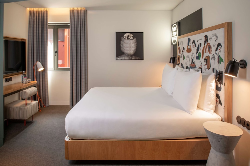 Superior Room, 1 King Bed - Photo 6