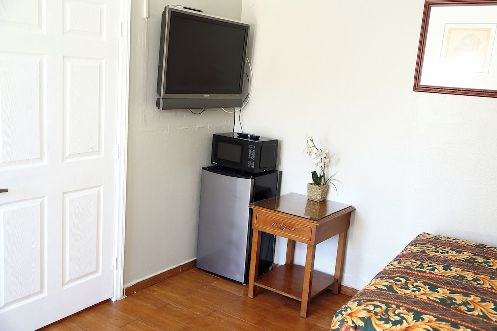 Room, 2 Queen Beds photo 2