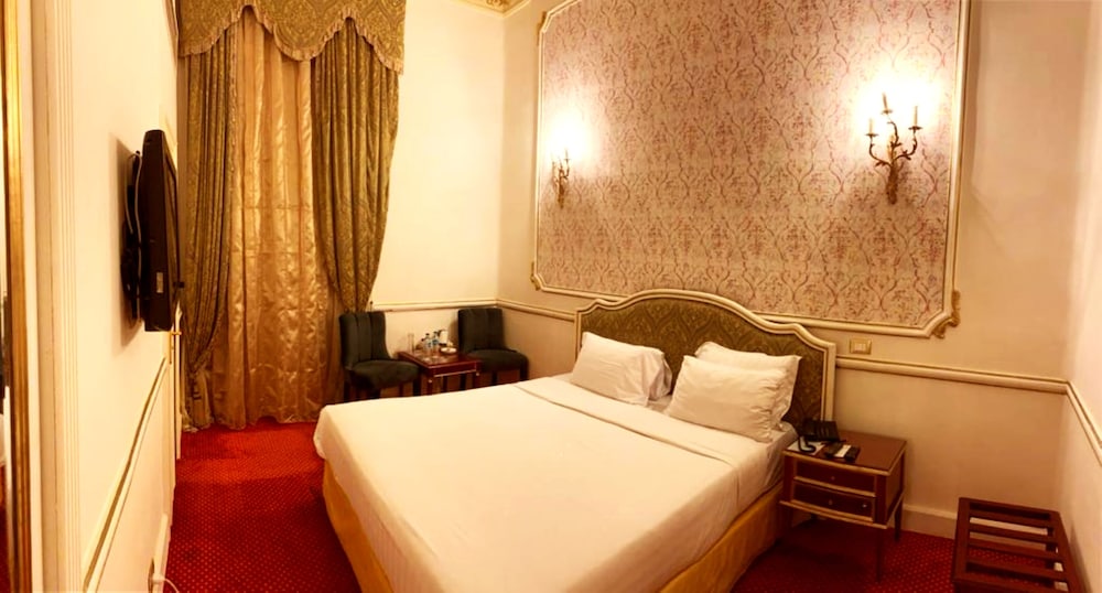Golden Classic Room City View - Photo 1