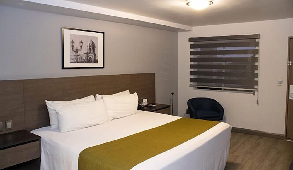 Executive Room - Photo 1