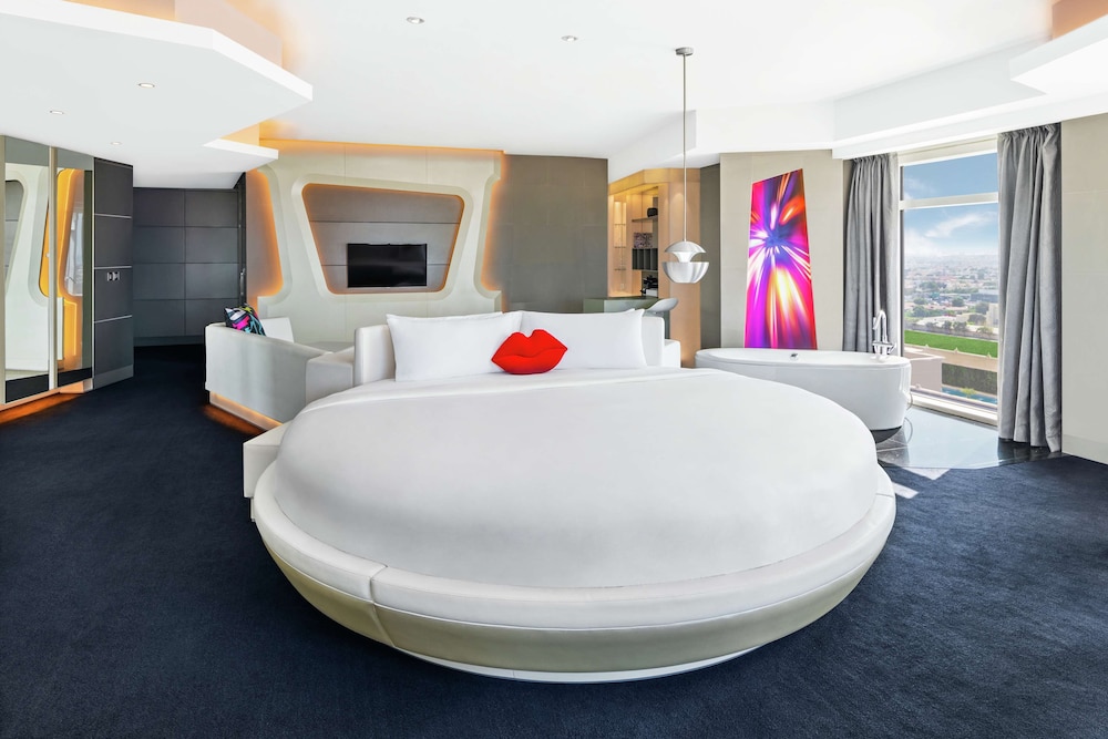 Suite, 2 Bedrooms (Valor Suite, Round Bed)