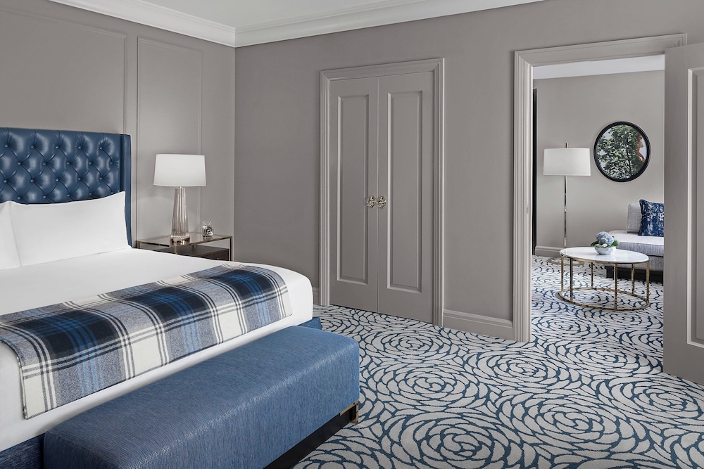 Executive Suite, 1 King Bed - Photo 3