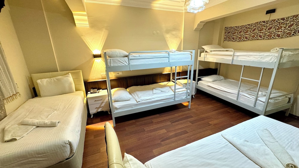 Standard Shared Dormitory, Women only photo 3