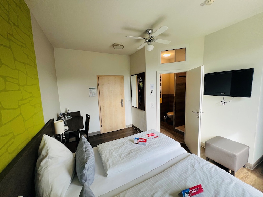 Classic Double Room, 1 King Bed photo 2