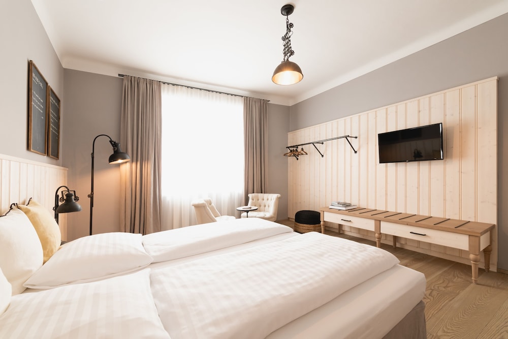 Signature Double Room, 1 Queen Bed, Non Smoking photo 3