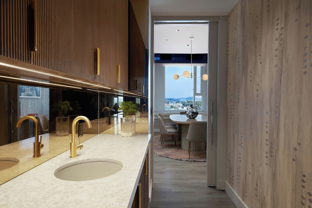 Penthouse Suite