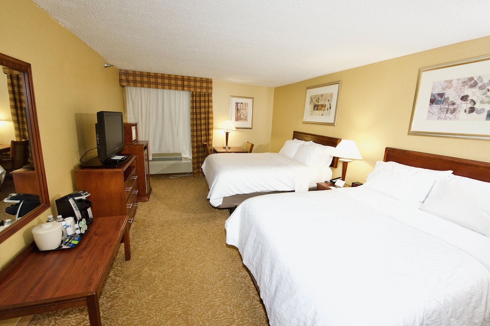 Standard Room, 2 Queen Beds - Photo 1