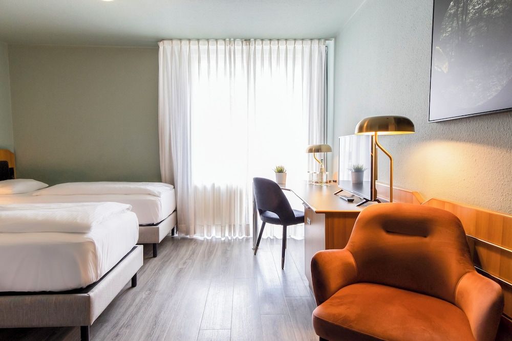 Classic Room, Multiple Beds - Photo 3
