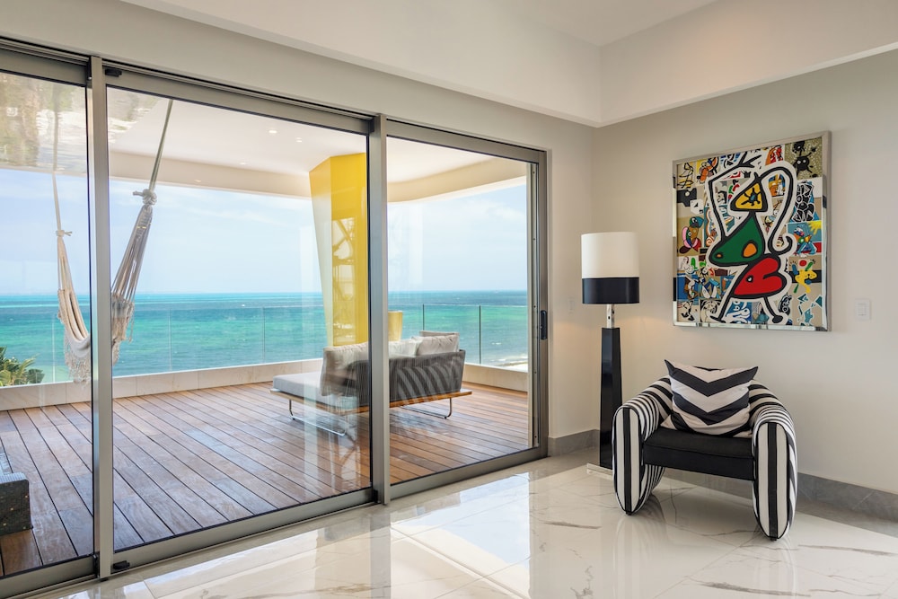 Ultra Corner Suite Ocean Front