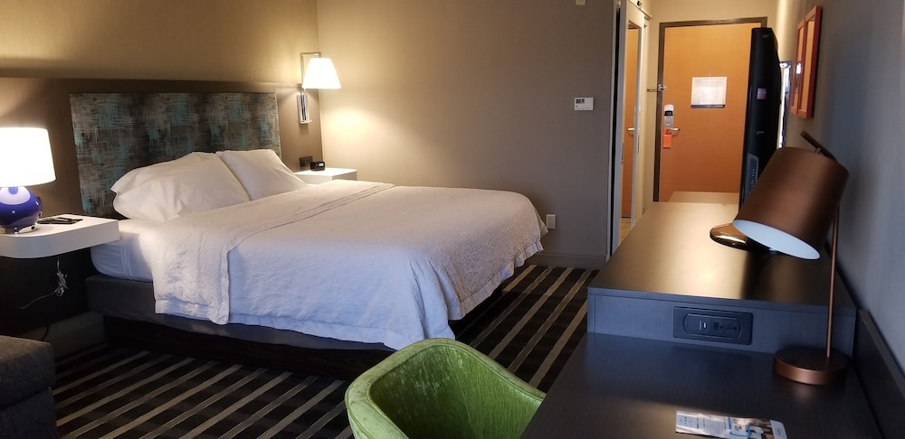 Room, 1 King Bed, Accessible, Non Smoking - Photo 2