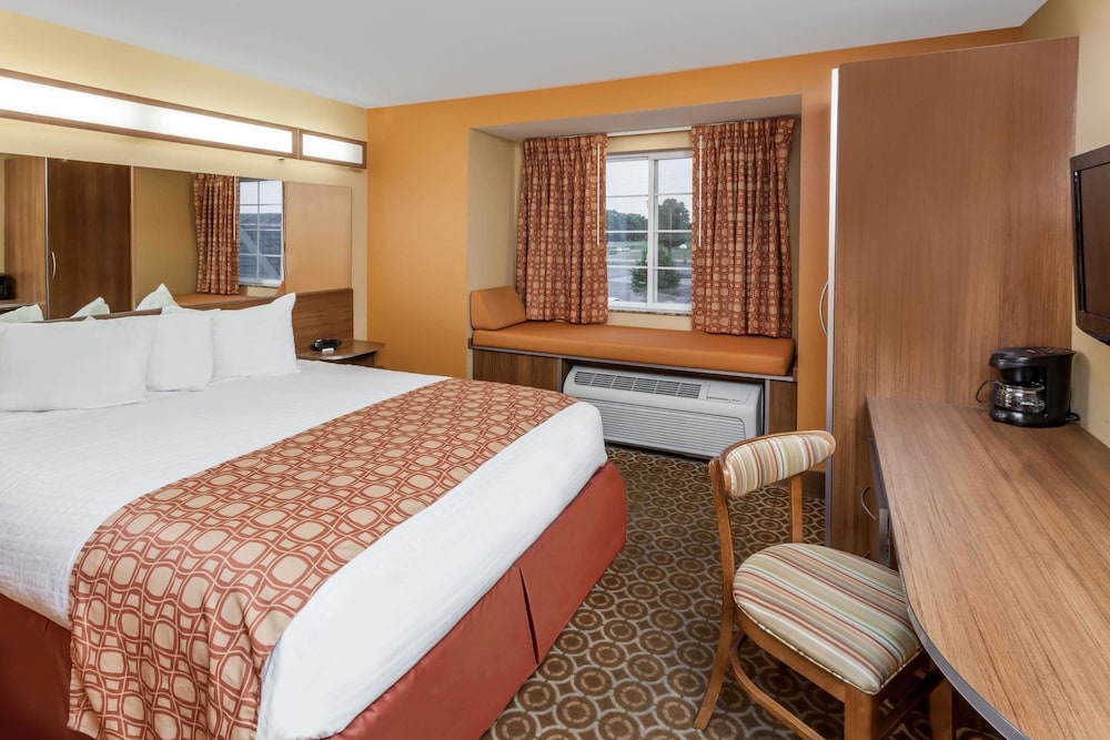 Room, 2 Queen Beds, Accessible, Non Smoking (Mobility Accessible) - Photo 3